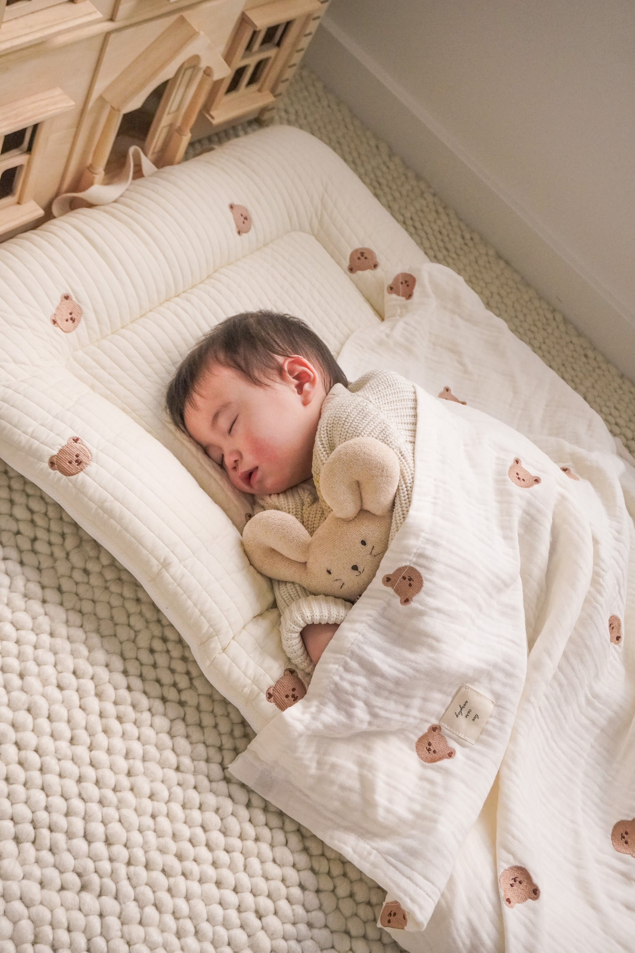 Hypoallergenic Baby Lounger | Little Bear