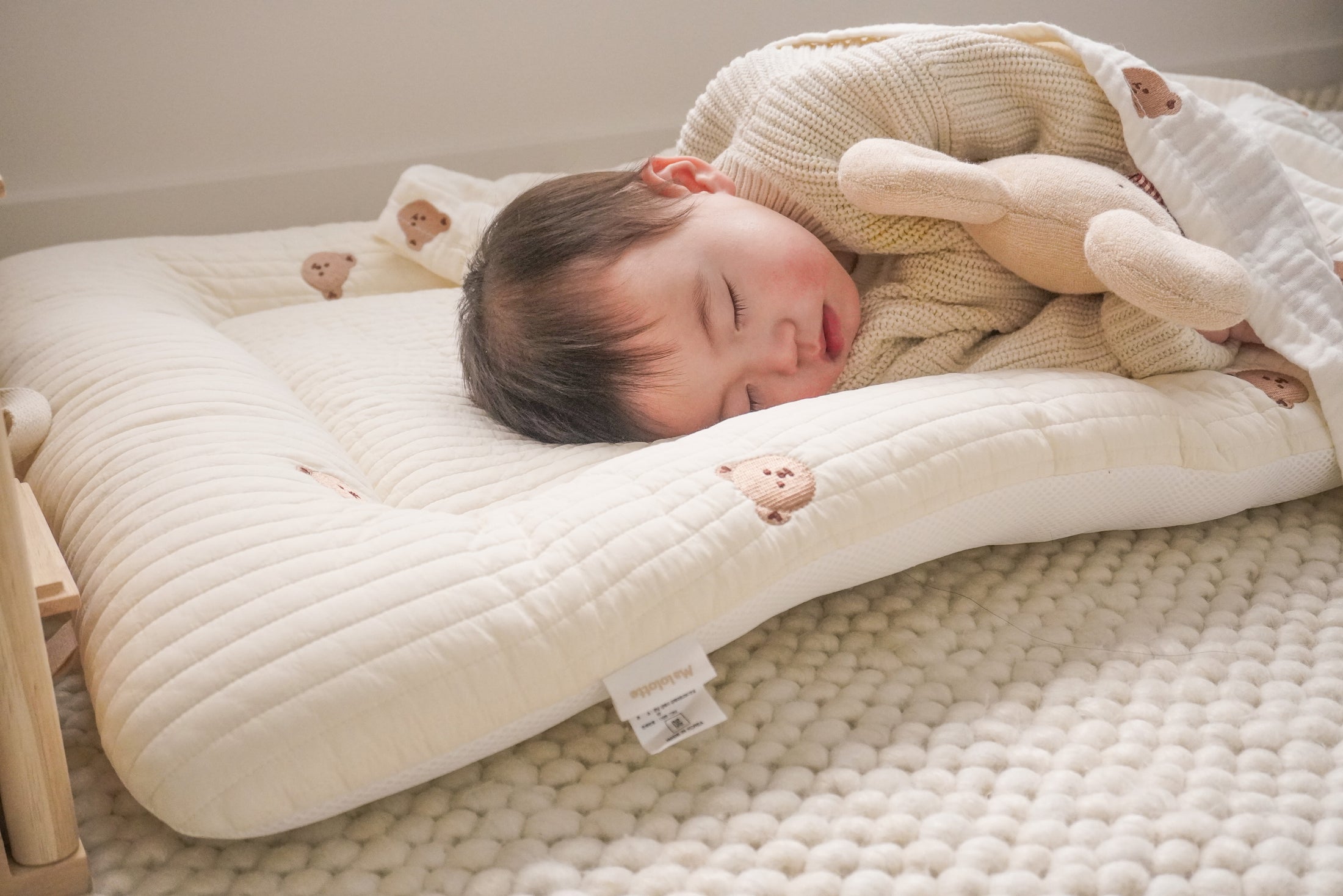 Hypoallergenic Baby Lounger | Little Bear