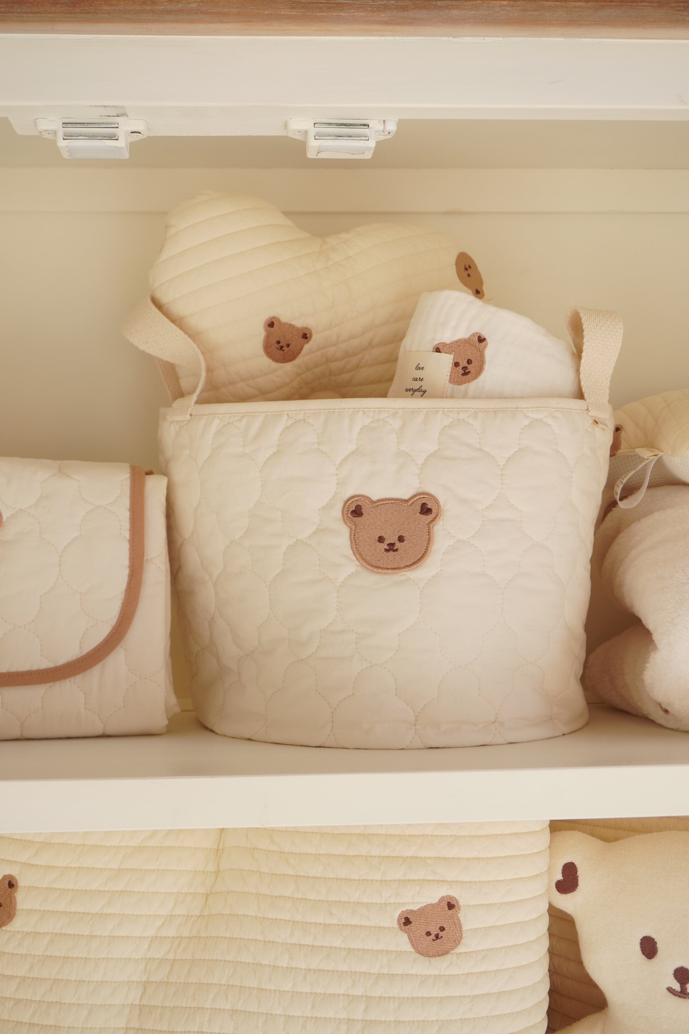 Quilted cloud pillow | Bear