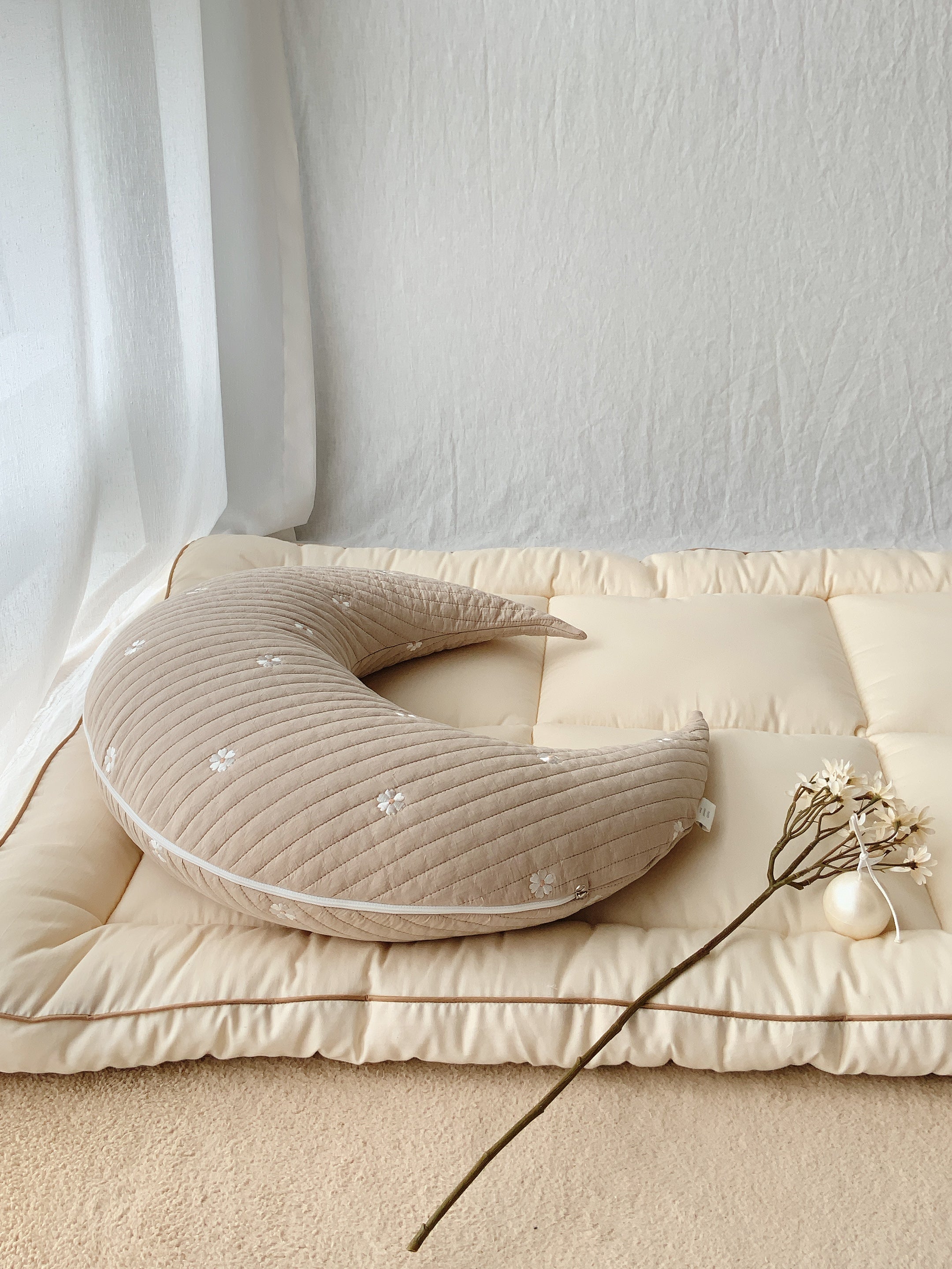 Hypoallergenic Moon Pillow | Blossom Daisy